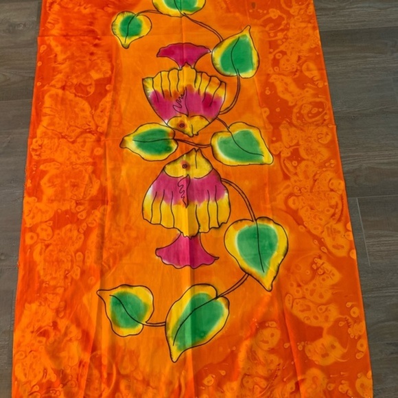 Sarong - Picture 1 of 11